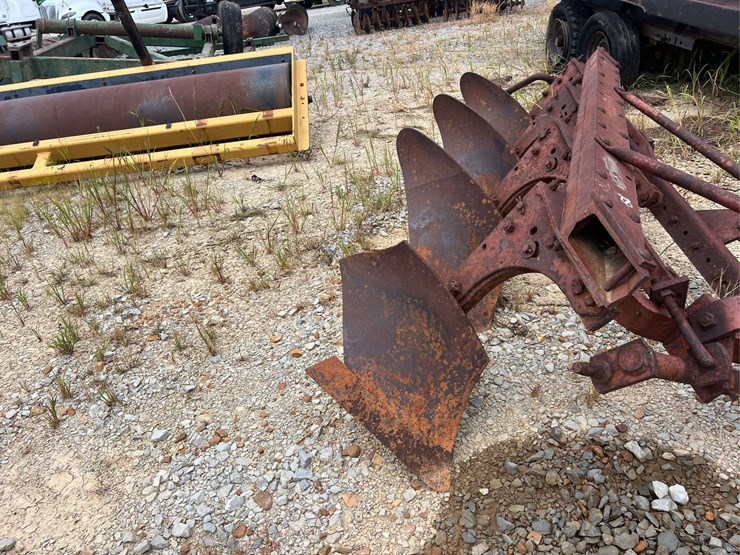 4-bottom-3pt-breaking-plow-image-3