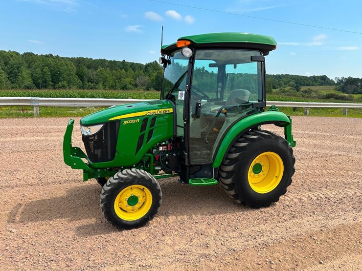 2018-john-deere-3033r-image-1