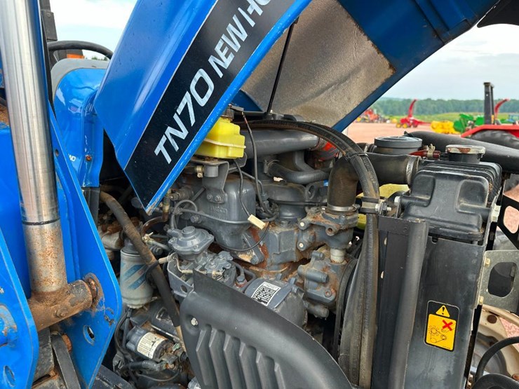 2001-new-holland-tn70-image-33