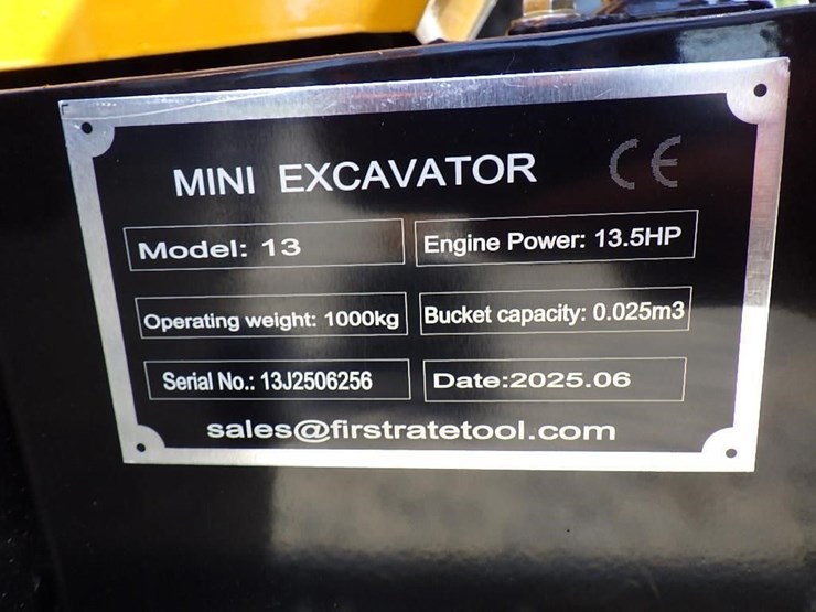 2025-vicsec-vc13-hydraulic-excavator-image-25
