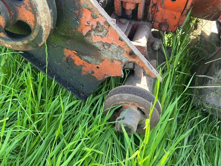 allis-chalmers-with-sickle-mower-image-34