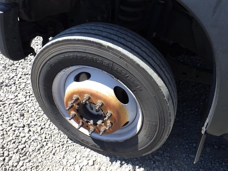 2013-ford-f550-image-34