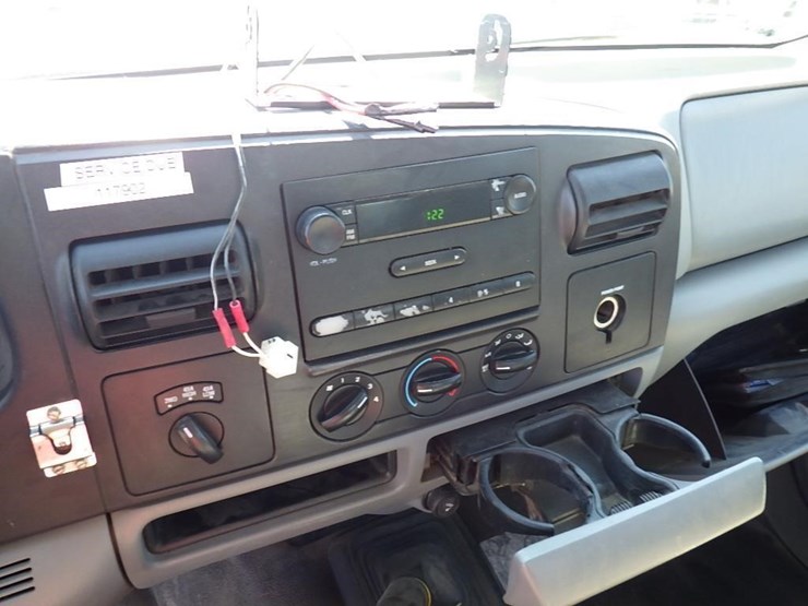 2005-ford-f350-image-31