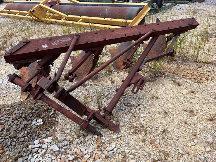 4-bottom-3pt-breaking-plow-image-1