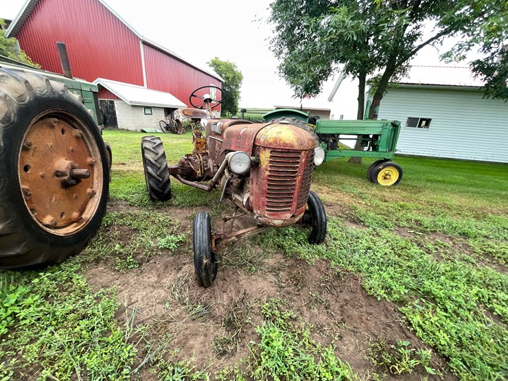 #6678-•-case-parts-tractor-image-4