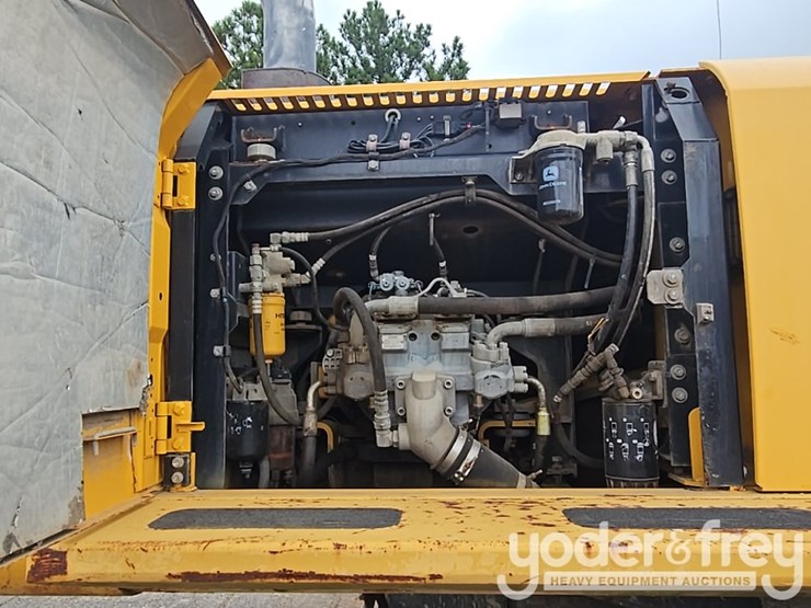 2011-deere-250g-lc-image-37