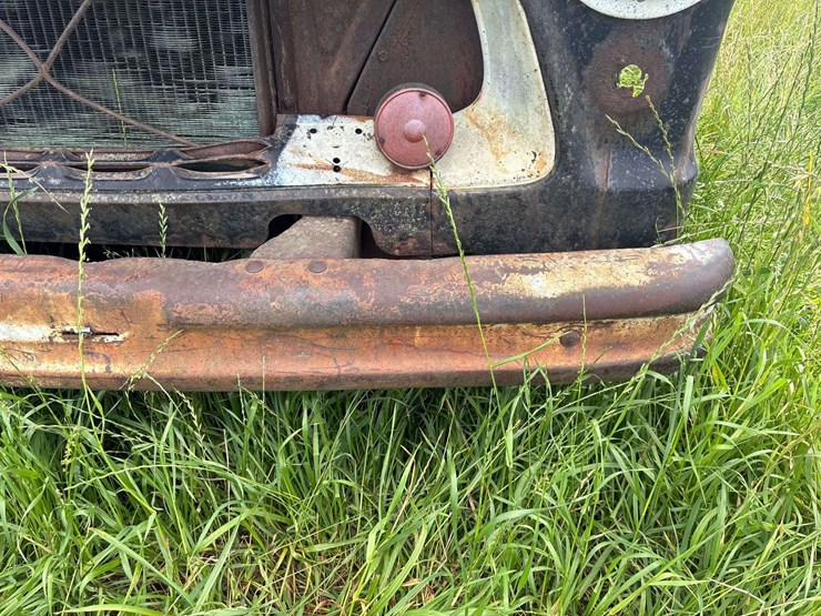chevy-400-truck-with-minneapolis-moline-corn-sheller-image-34