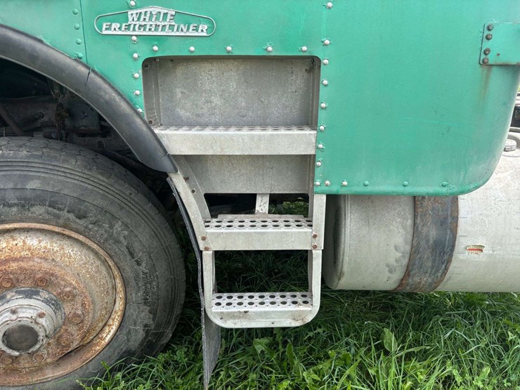 white-freightliner-cabover-semi-image-14