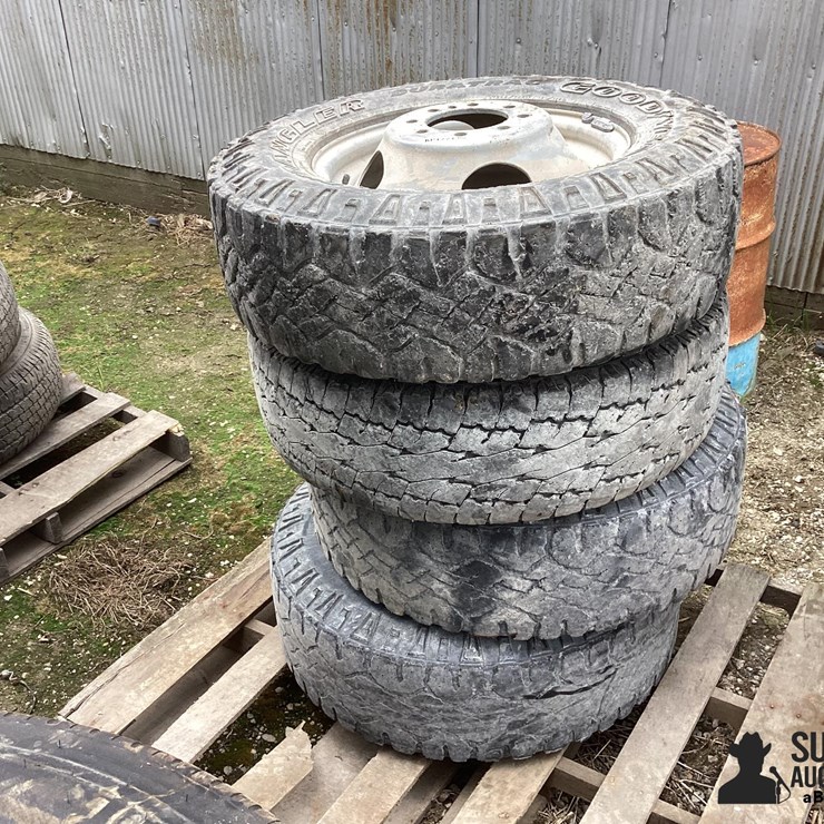 245/75R17 Tires & Rims