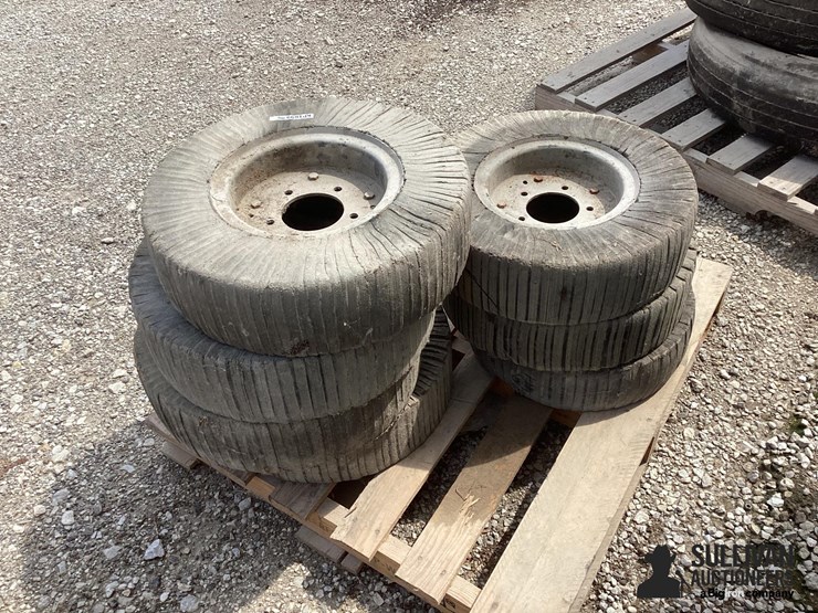 20”x5.5”-laminated-tires-image-8