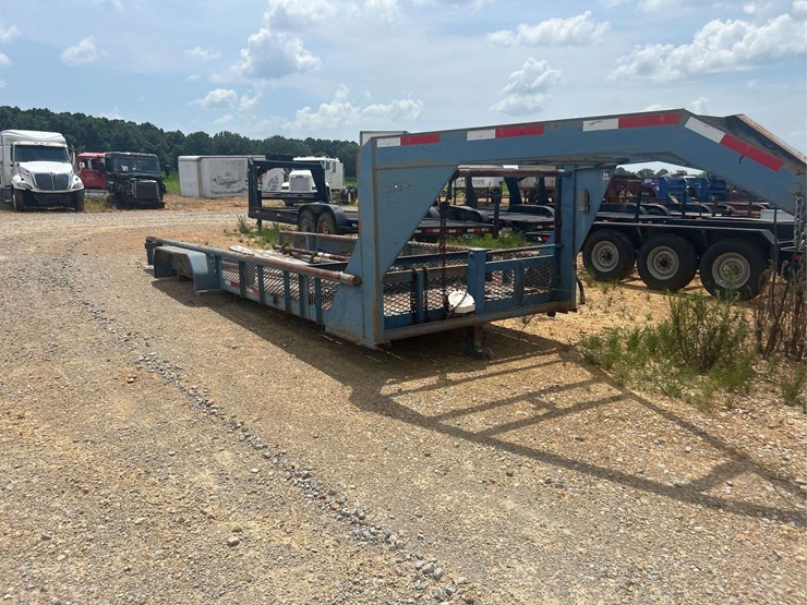 2013-80"-x-20'-t/a-gooseneck-trailer-image-5
