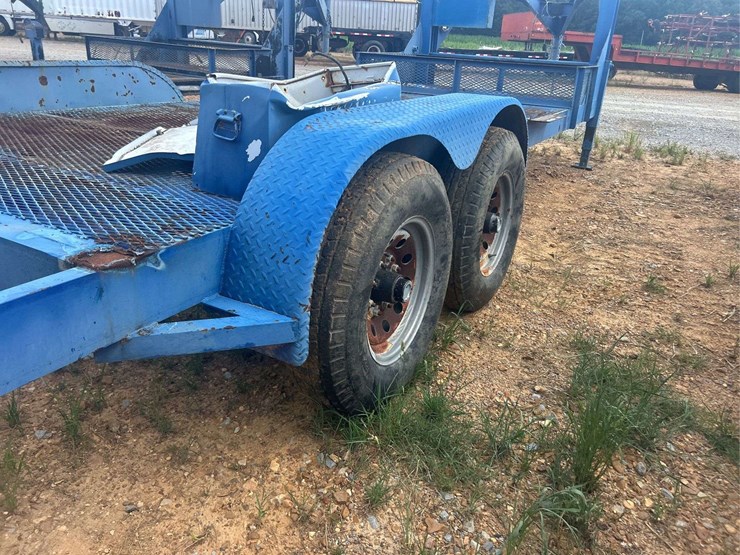 2012-76"-x-20'-t/a-gooseneck-trailer-image-11