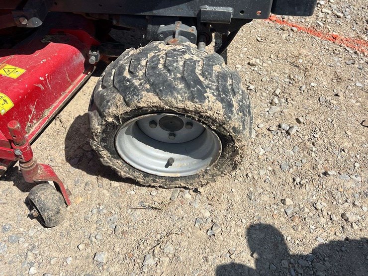 massey-ferguson-gc2400-image-22