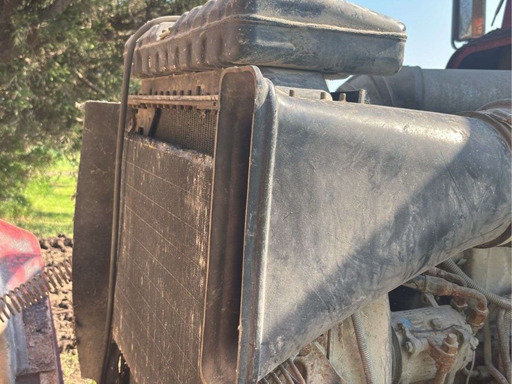 freightliner-semi-with-cummins-engine-image-74