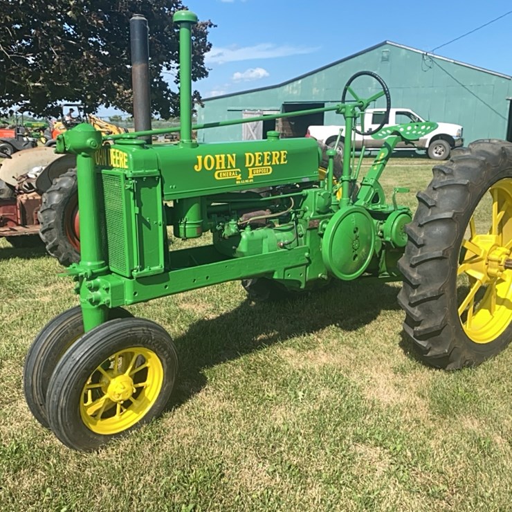 JOHN DEERE B