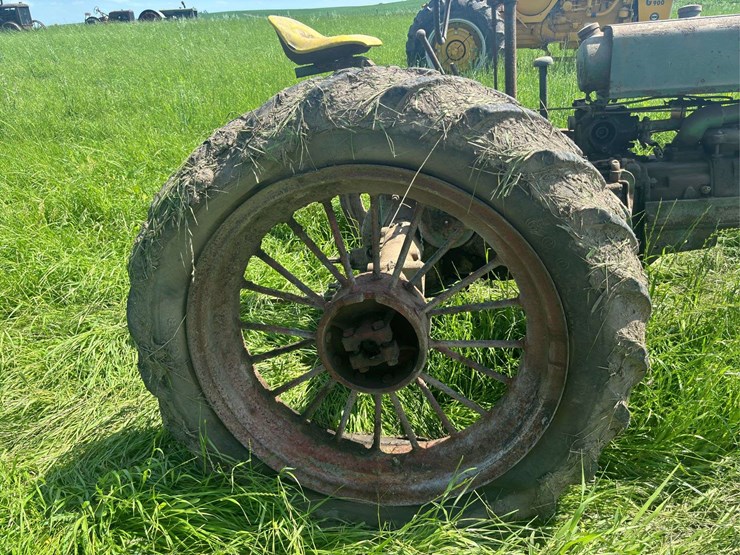 john-deere-model-b-image-19
