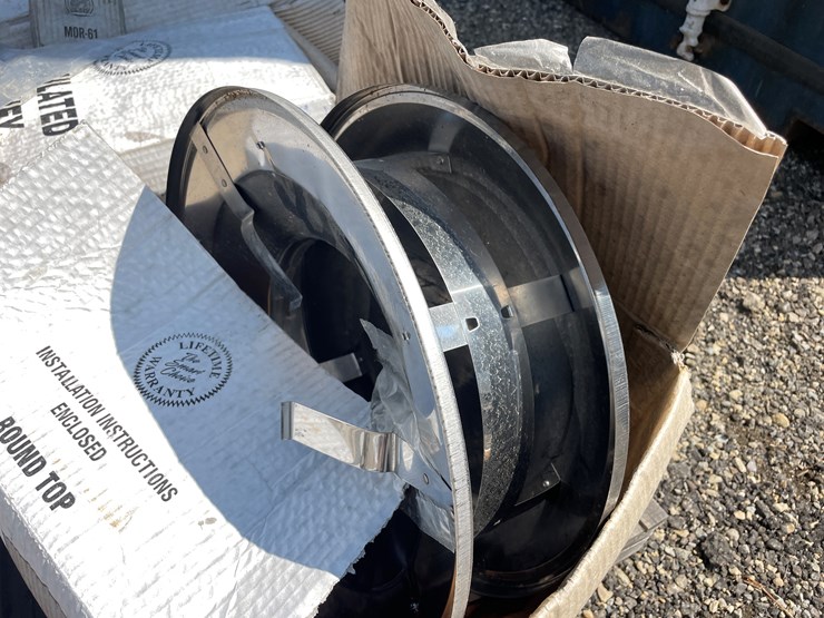 #6355-•-(2)-8"-insulated-chimney-pipe,-(1)-round-top-roof-support,-and-more-image-13