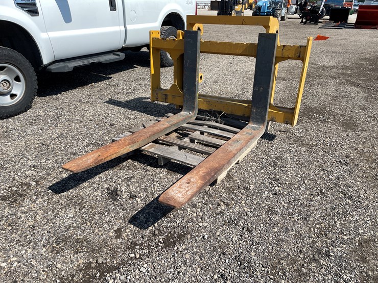 #6341-•-john-deere-worksite-loader-forks-image-4