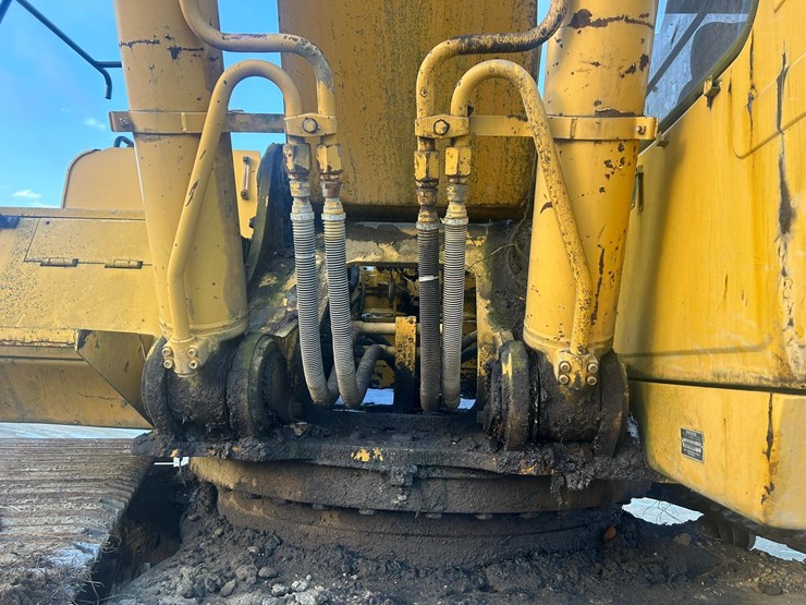 2005-deere-450-lc-image-17