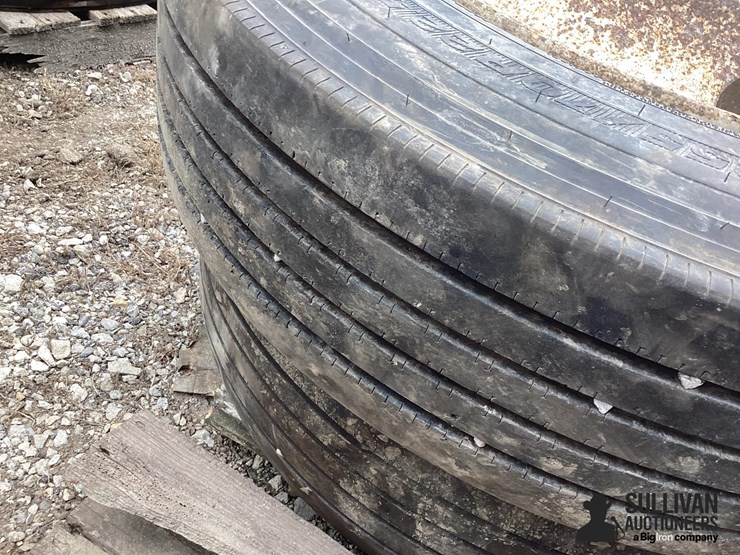 255/70r22.5-tires-&-rims-image-12