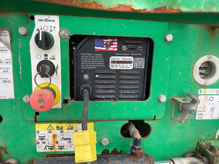 #1368-•-19'-scissor-lift-(o2)-image-17