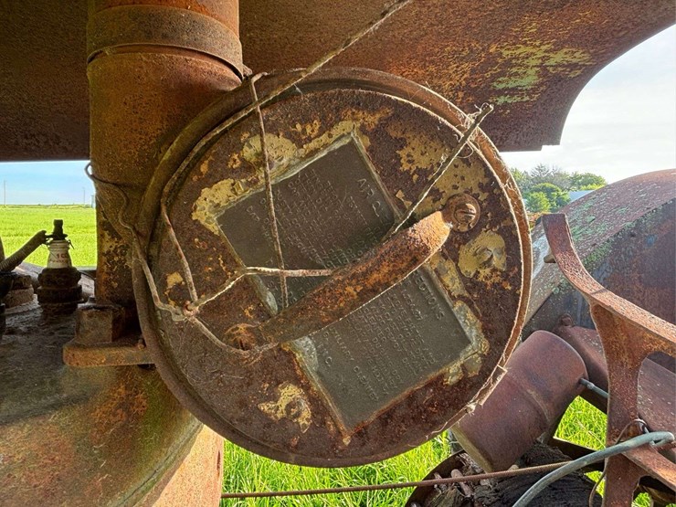 huber-4-cylinder-tractor-image-49