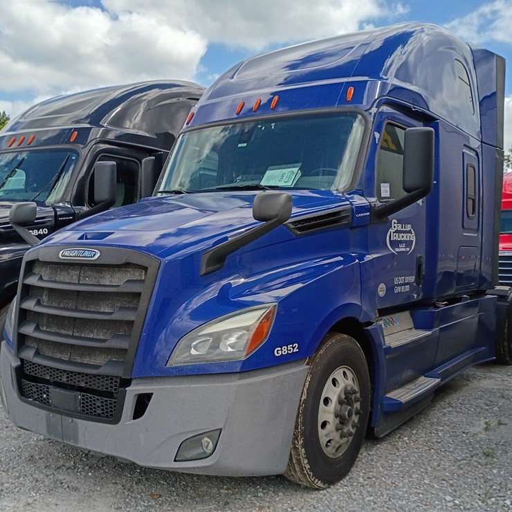 2019 FREIGHTLINER CASCADIA 126