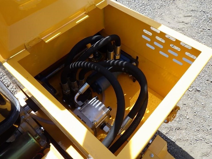 2025-mms-ms850j-ride-on-roller-image-11