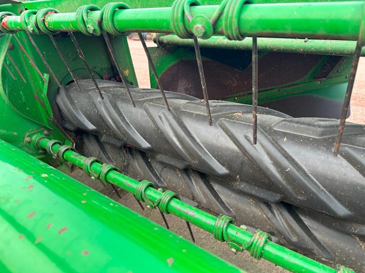 john-deere-820-image-18
