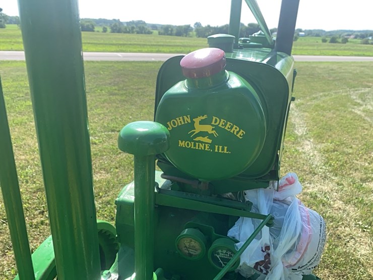 john-deere-b-image-24