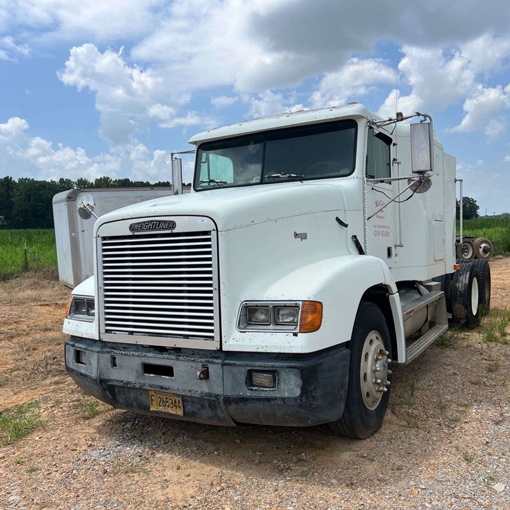 1996 Freightliner T/A Sleeper Semi Truck *INOP