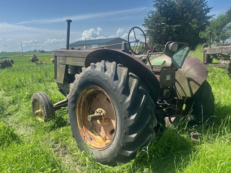 john-deere-70-image-3