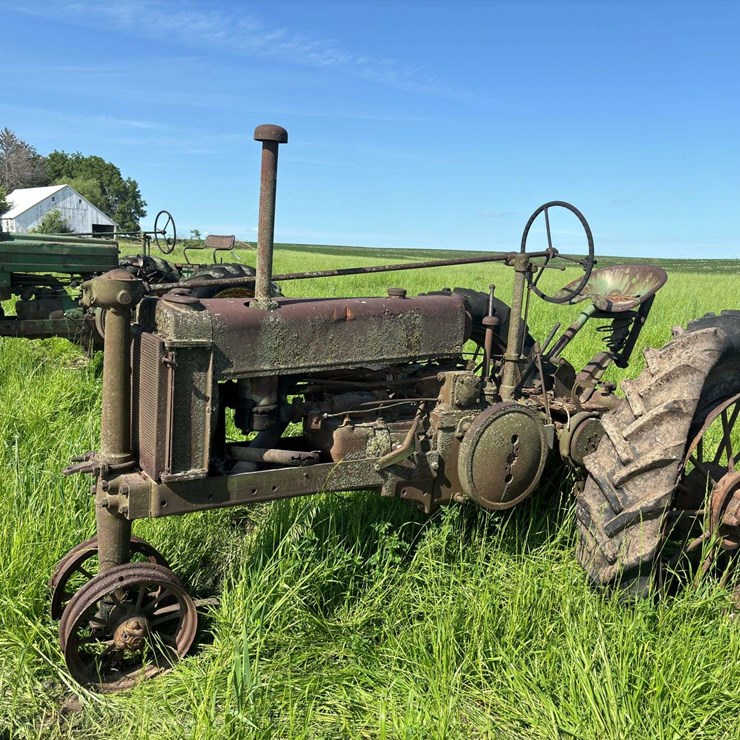 JOHN DEERE MODEL B