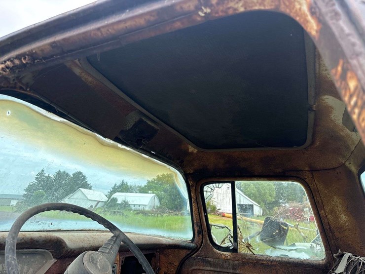 chevy-400-truck-with-minneapolis-moline-corn-sheller-image-60