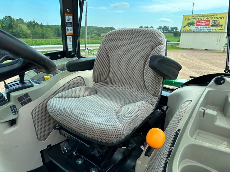 2018-john-deere-3033r-image-37