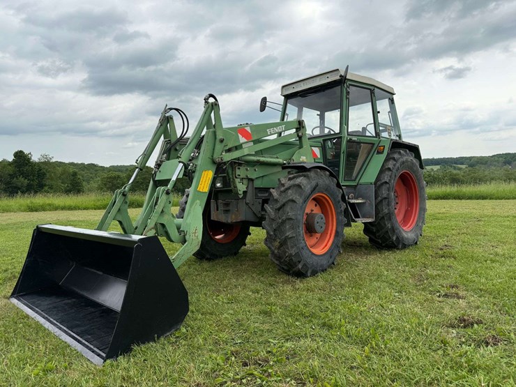 one-owner-fendt-305-lsa-with-loader-image-2