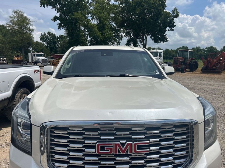 2015-gmc-yukon-xl-image-45