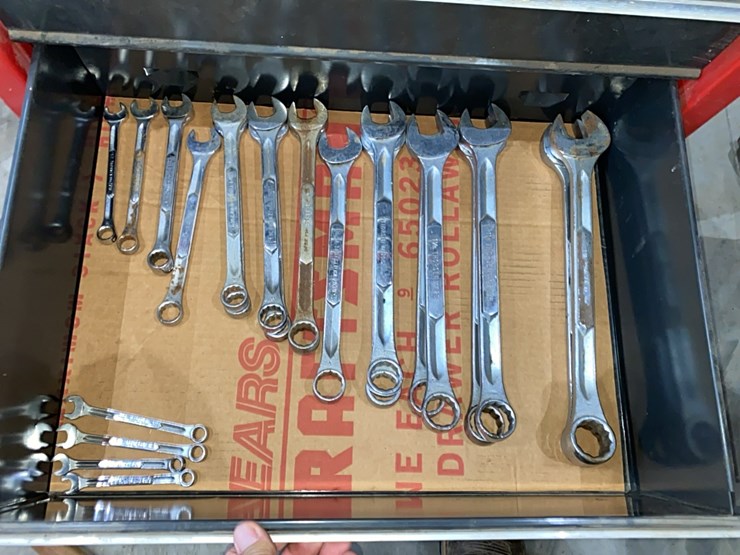 craftsman-tool-box-with-tools-image-9