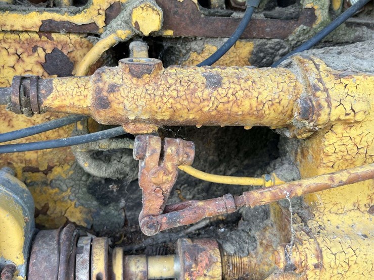 caterpillar-twenty-two-image-17