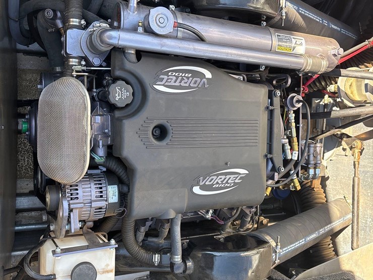 custom-weld-white-water-special-boat-image-37