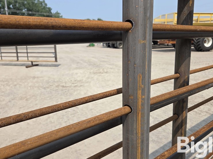 24'-free-standing-panel-w/-12'-swing-gates-(bid-per-unit)-image-11