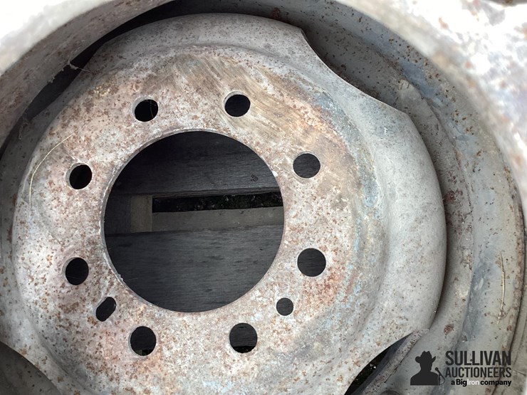 8.75r16.5-tires-&-rim-image-16