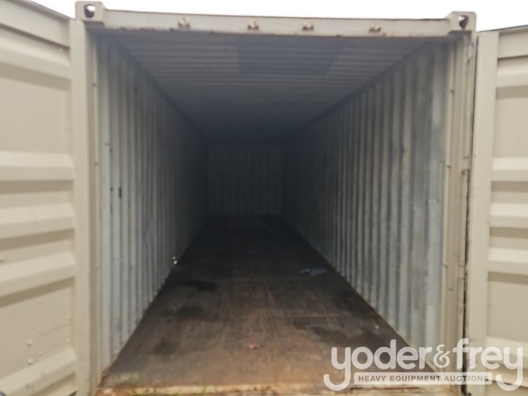40'-container-single-walk-door,-2-side-doors-image-10