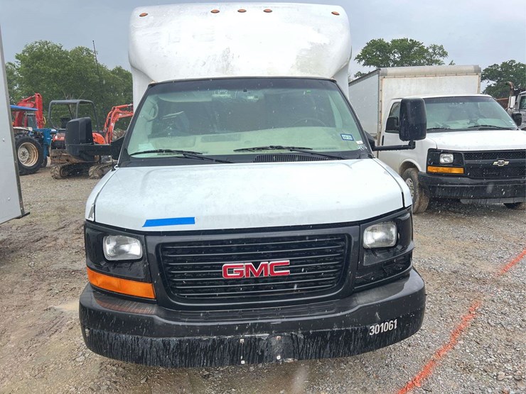 2011-gmc-3500-image-7