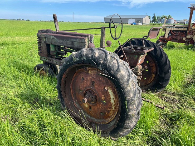 john-deere-model-b-image-3