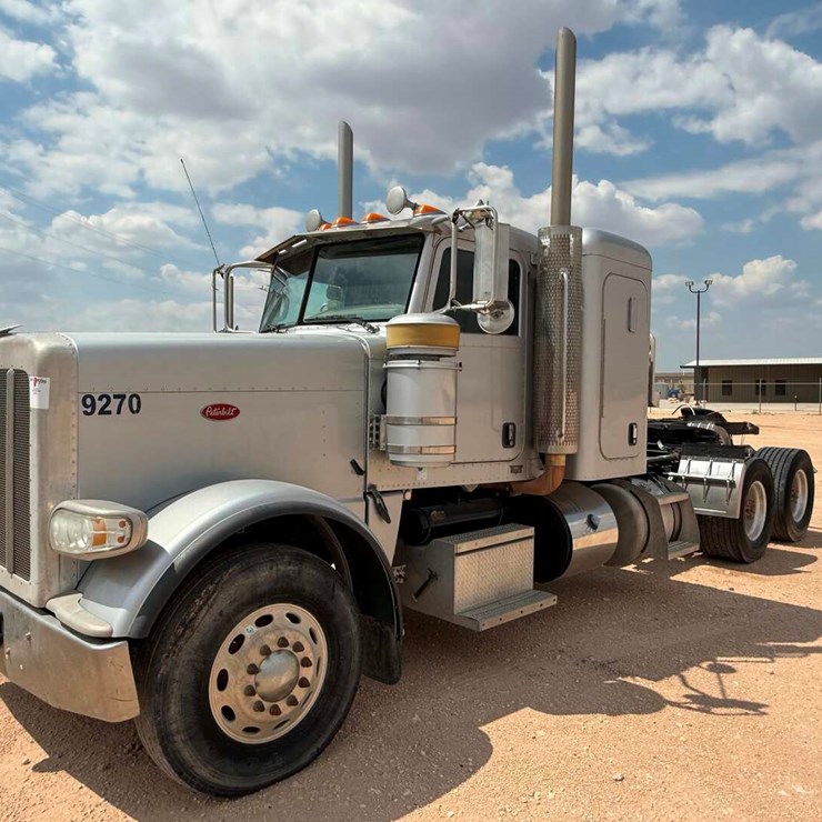 2013 PETERBILT 388