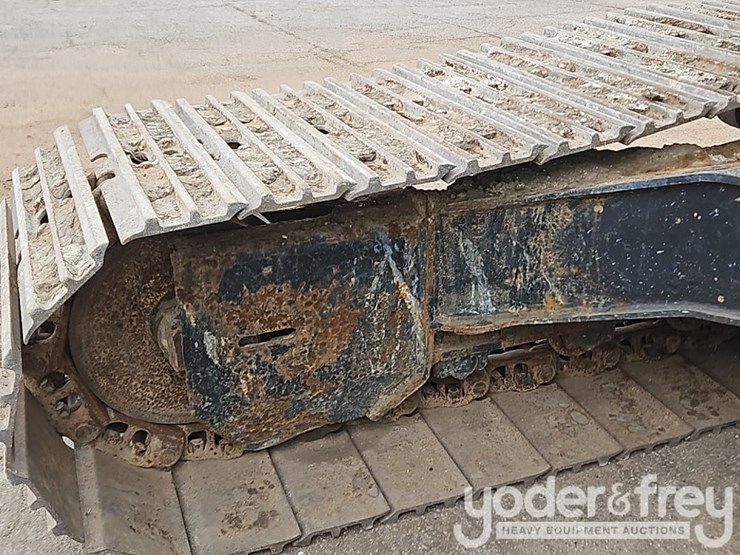 2011-deere-250g-lc-image-31
