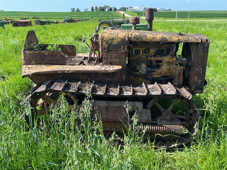 caterpillar-twenty-two-image-6