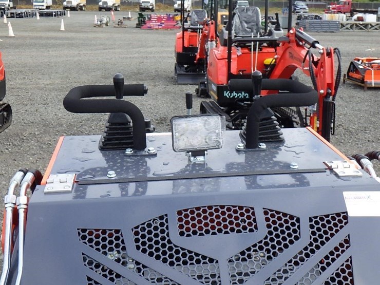 2025-tpm-t460-skid-steer-tracked-loader-image-11