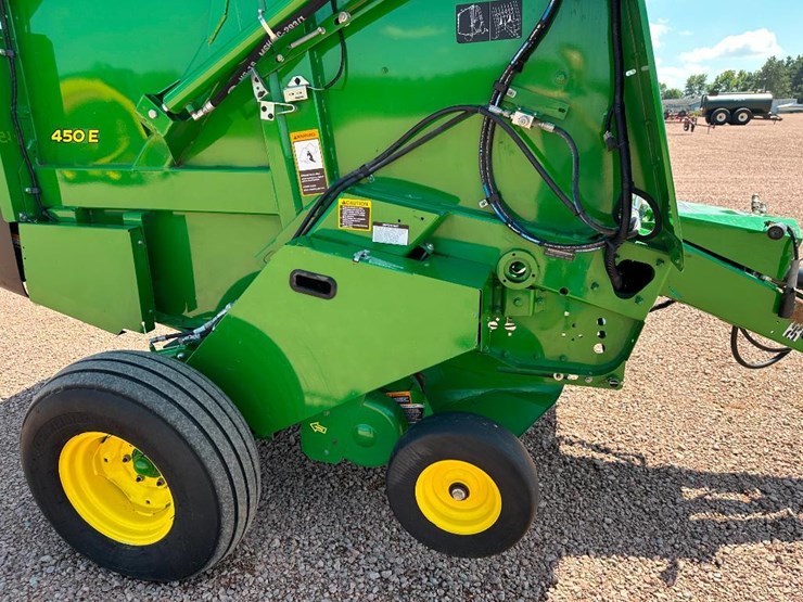 2022-john-deere-450e-image-11